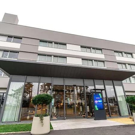Hotel Mercure De Maine 4*