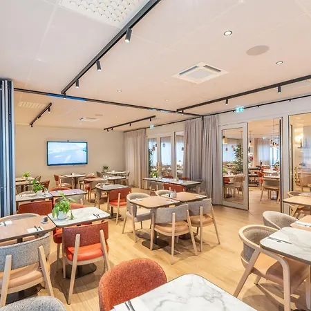 Hotel Novotel De Maine 4*