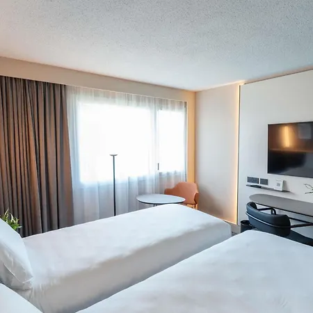 Novotel De Maine Анже
