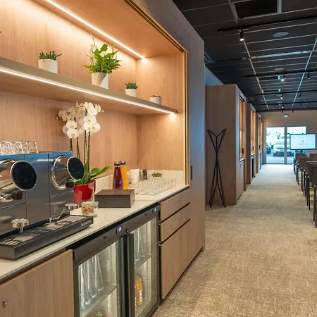Hotel Mercure De Maine 4*
