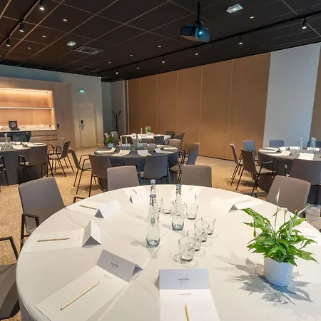 Отель Novotel De Maine 4*