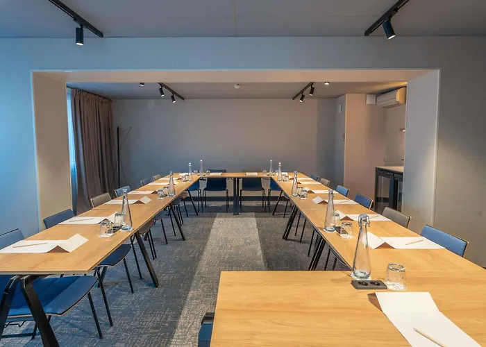 Hotel Mercure De Maine 4*